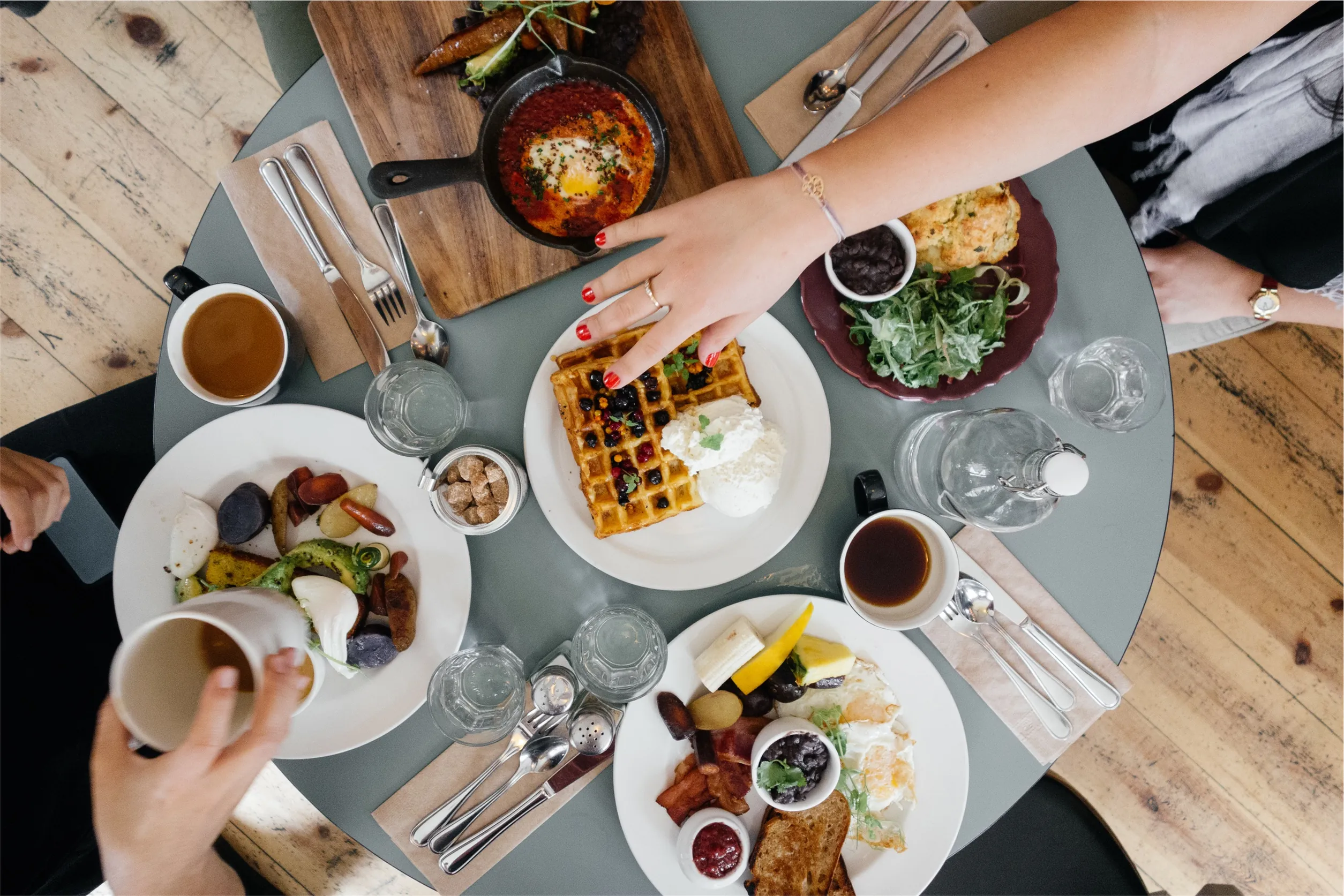The Team That Eats Together…WINS! The Team That Eats Together…WINS!