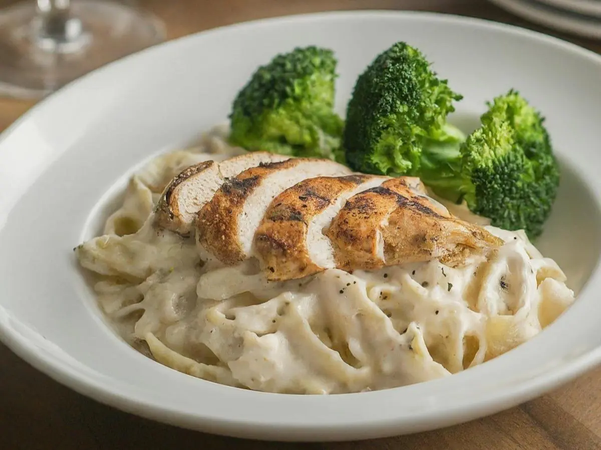 Dish Chicken Alfredo Hero