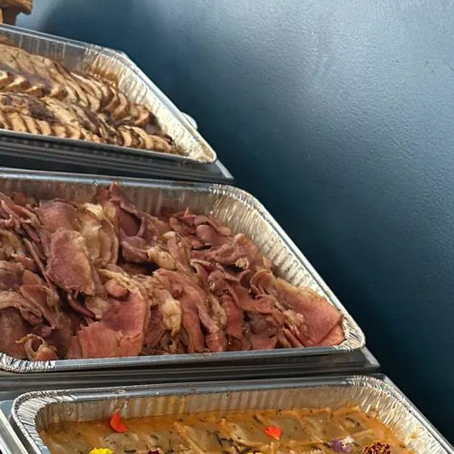 Thanksgiving Office Catering: How Long Each Dish Keeps, the Long Weekend, and How to Order